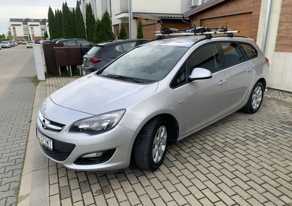 Opel Astra cena 37500 przebieg: 146000, rok produkcji 2015 z Mikołów małe 56